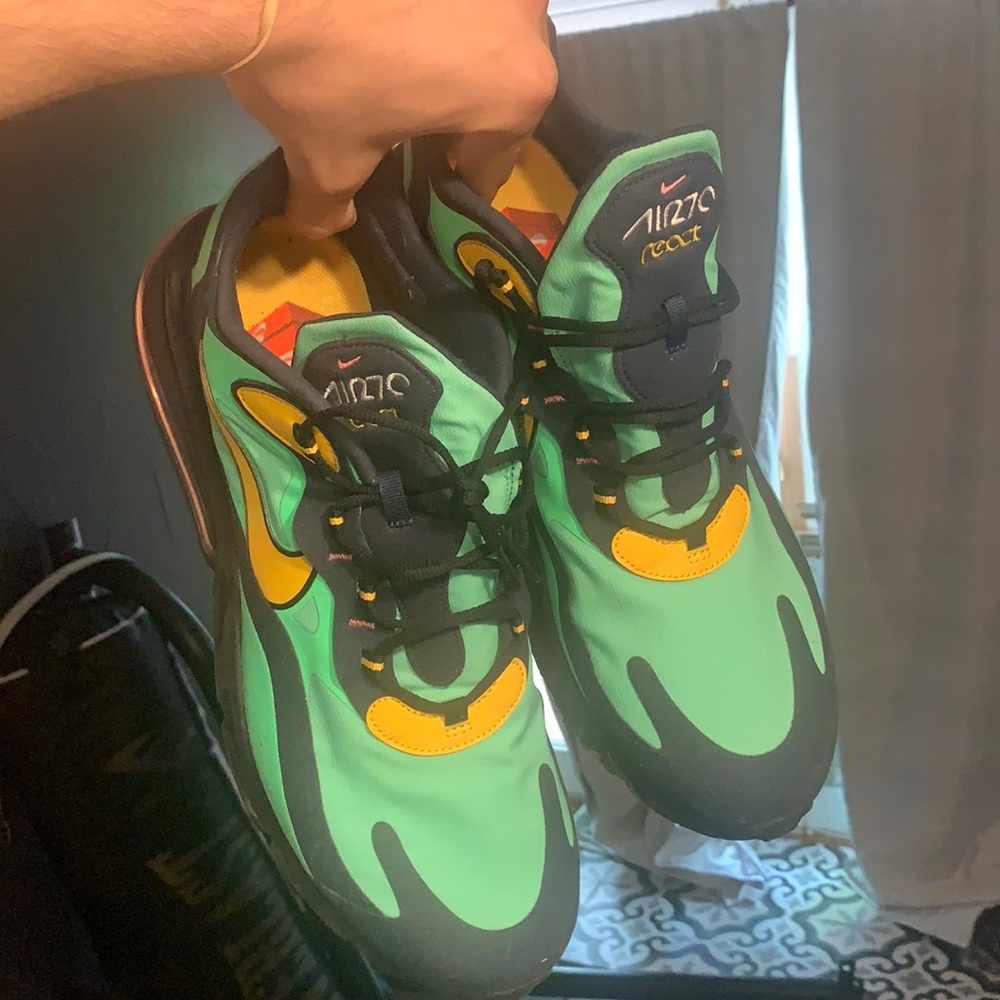 Air Max 270 React